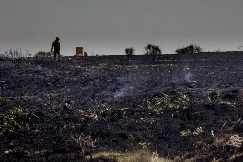 Villadiego arde y los voluntarios no aflojan: fuego, coraje y extintores