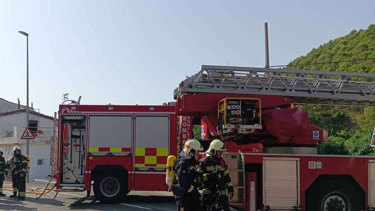 Tres personas atendidas tras incendio en cocina en Mues, Tierra Estella