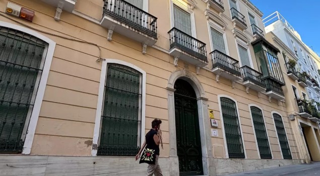 Obras en el Muba de Badajoz paralizadas a la espera de autorización. Claves sobre licencias de apertura, obra y actividad imprescindibles hoy.