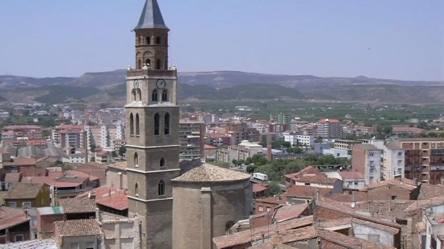 Incendio en un matadero de Fraga obliga a evacuar a 14 trabajadores: fuego controlado y sin heridos- La rápida respuesta