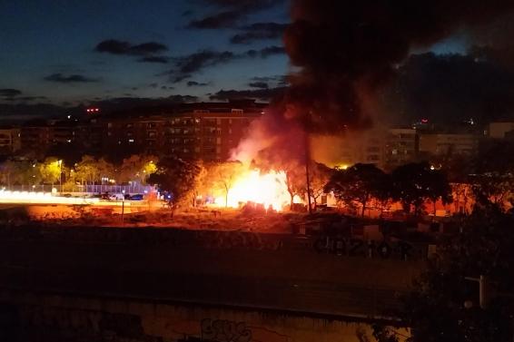 Incendio en el Puente de Bac de Roda: Análisis Completo del Suceso y su Impacto en Sant Andreu