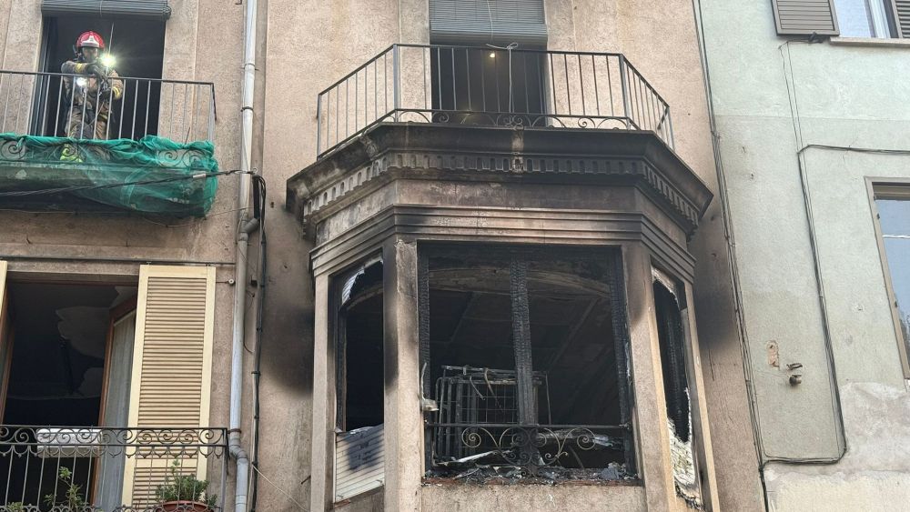 Incendio en Figueres: Siete personas heridas tras un fuego en un bloque de viviendas. Un suceso que alerta sobre la importancia de la seguridad en el hogar.