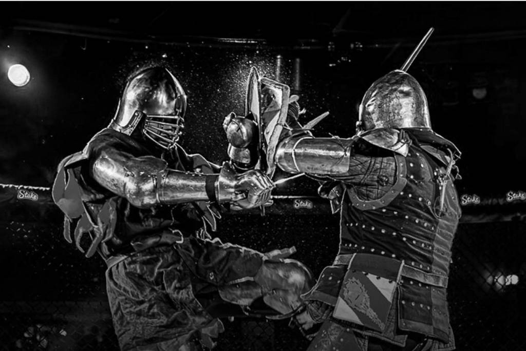 Una noche de acero y adrenalina transforma Chicago en escenario de combate medieval extremo. El histórico recinto que revive la violencia